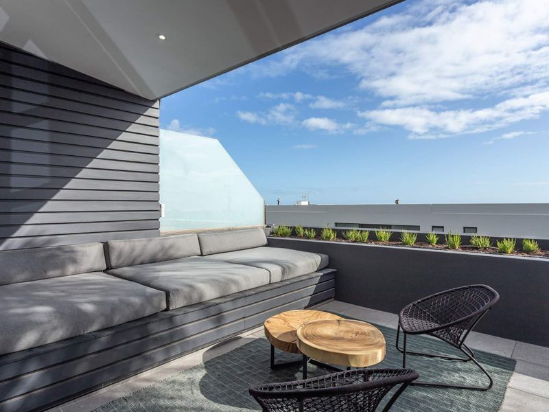 Most breathtaking ocean-views and tranquility meet in this secure environment! - Photo 1