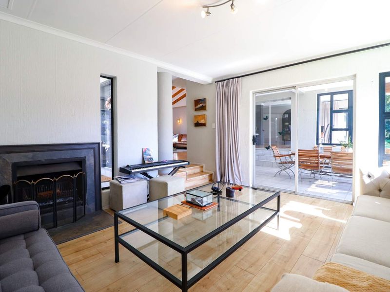 3 Bedroom Family Home / House to Rent in Fourways Gardens - Photo 8