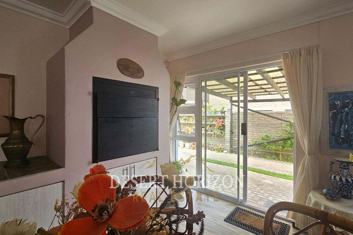 Swakopmund , Mile 4 | Immaculate Coastal Gem – Modern, Secure & Wheelchair-Friendly Living in Mile 4 - Photo 2