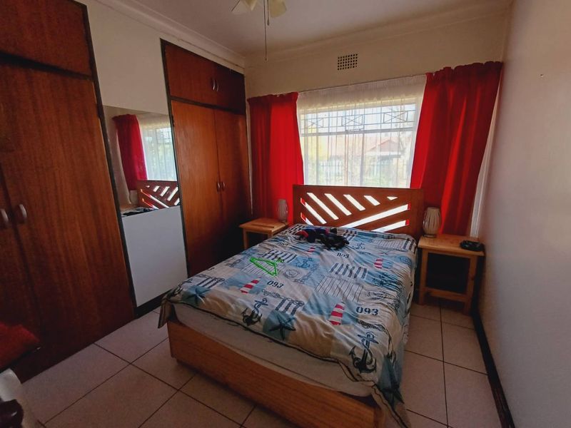 Spacious and Versatile Home with 3 Beds, 2 Baths + 1 Bed, 1 Bath Granny Flat! - Photo 9