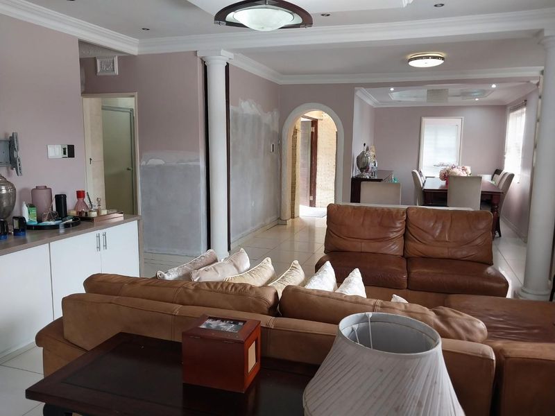 4 Bedroom Home - Photo 10