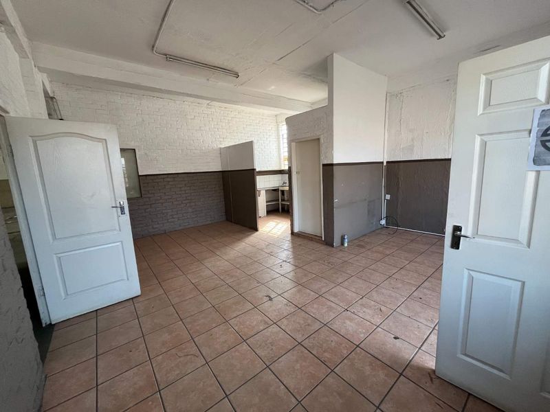 Spacious Industrial Office Warehouse !!! - Photo 2