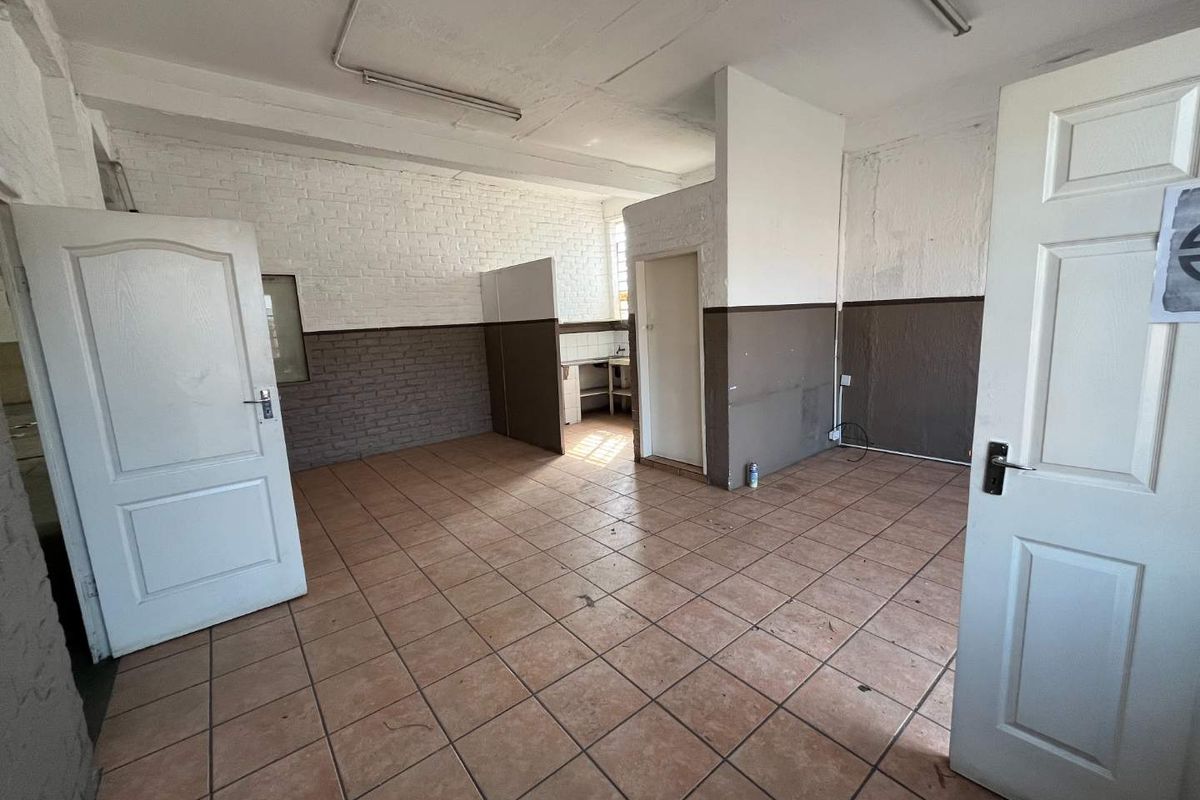 Spacious Industrial Office Warehouse !!! - Photo 2