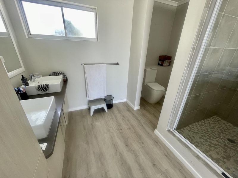 Hendra - Gem of a Townhouse with Sea Views & Direct Beach Access - Photo 8