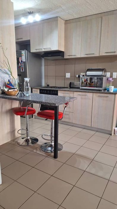 Property #2476857, Apartment For Sale in Rocky Crest