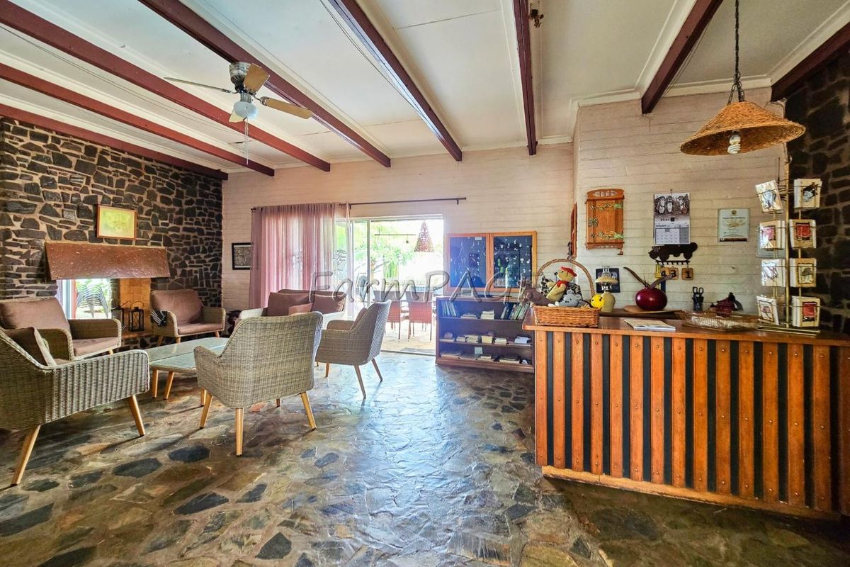 Kunene region, Outjo district:  Lodge for Sale! - Photo 5