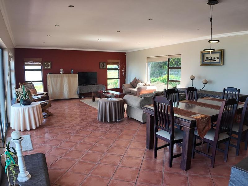 Charming Family Home  in Dwarswegstrand, Garden Route - Photo 5