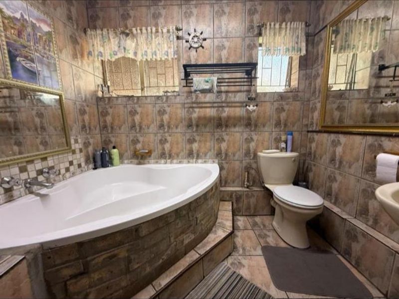 3 Bedroom House For Sale in Vanderbijlpark CE 2 - Photo 4