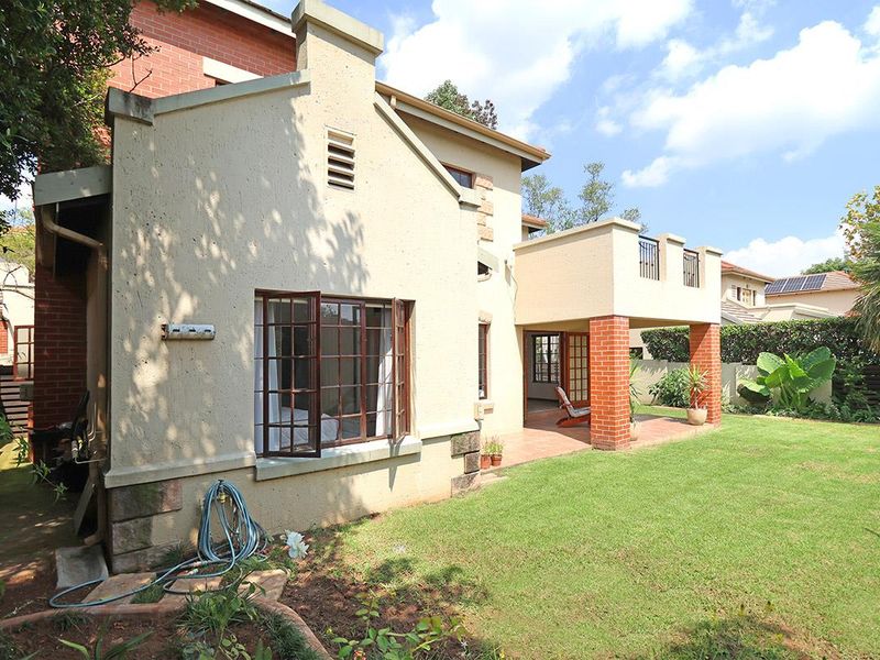 Terrific 3 Bed 2 Bath Townhouse In the Best Part of The Complex_Pet friendly with views for days - Photo 8