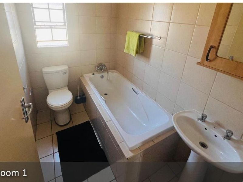3 Bedroom House In Clayvile Ext 46 - Photo 6