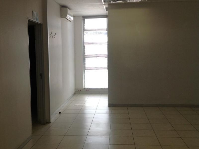 TO LET:  WINDHOEK WEST - WEST CARE MEDICAL CENTRE - Photo 6