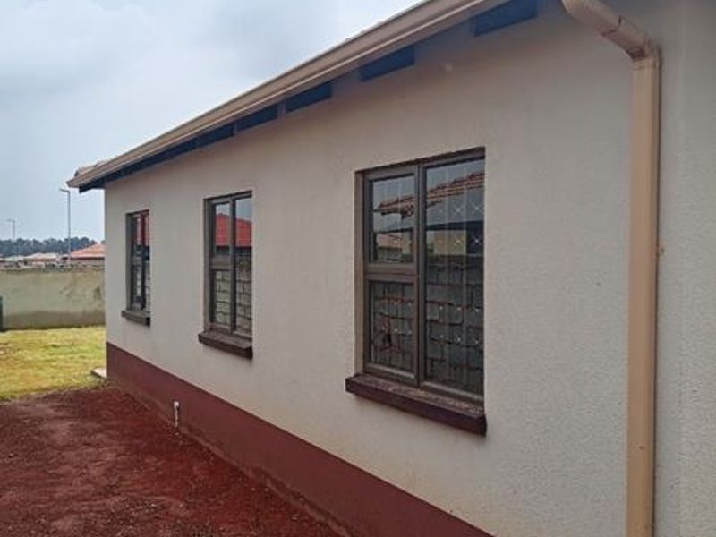 24/7 Monitored Security with Biometric Access | Executive 3-Bedroom Residence in Dawn City, Dawn Park Step into secure contemporary living - Photo 3