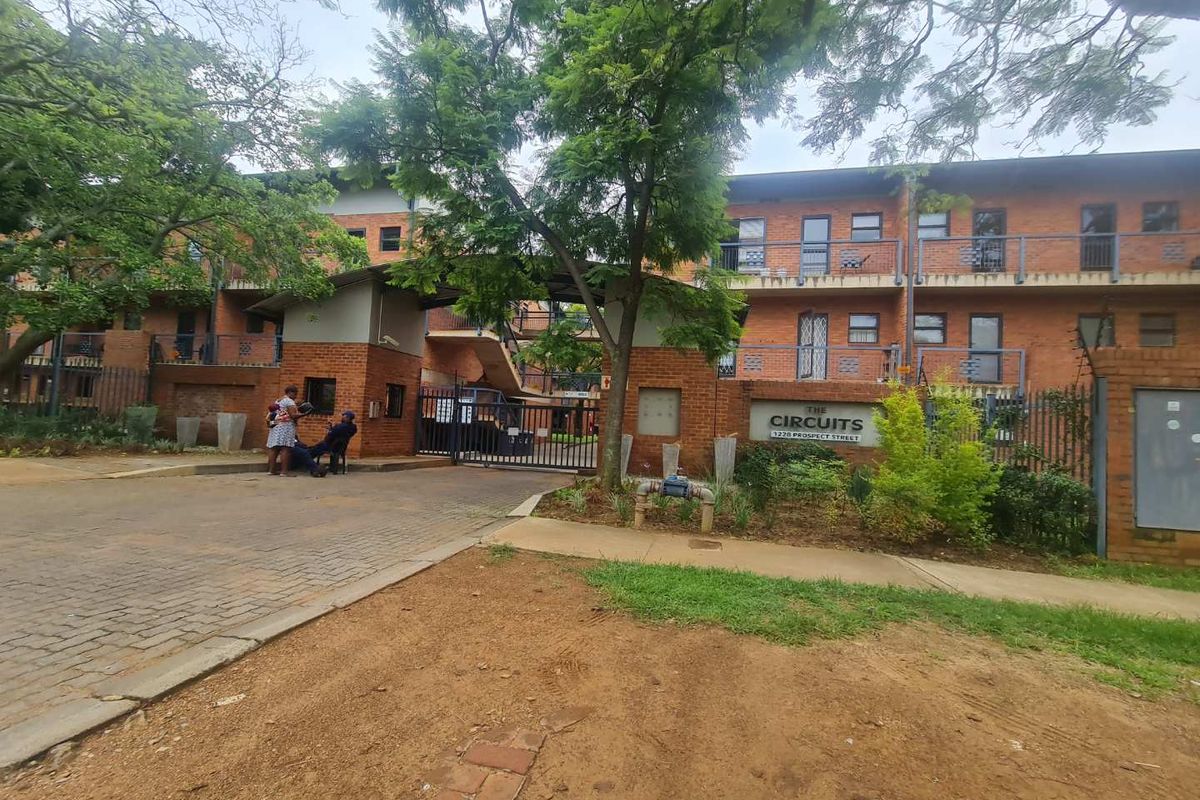 2 Bedroom to rent at The Circuits - Photo 3