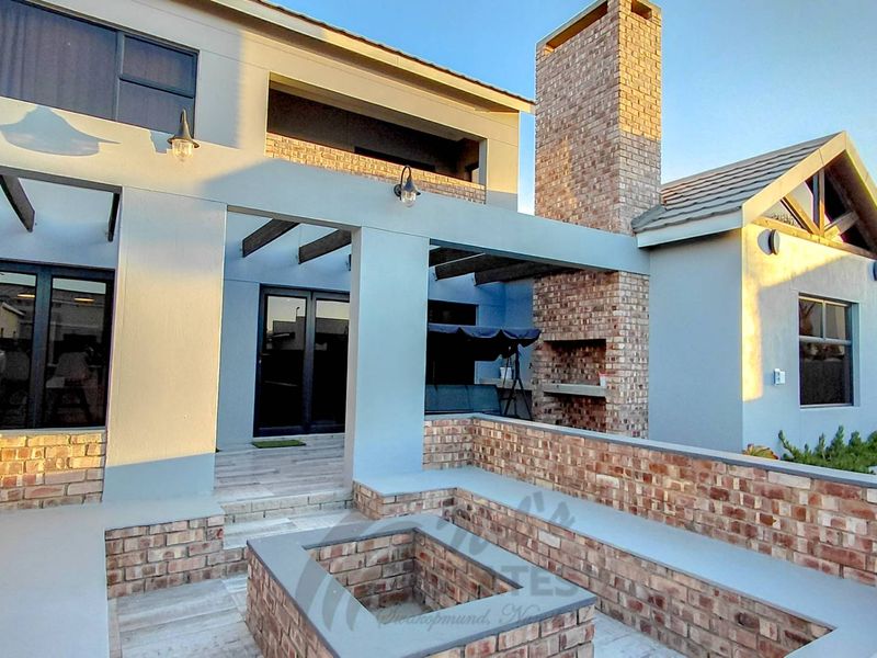 Beautiful Family Home For Sale in Kramersdorf, Swakopmund - Photo 2