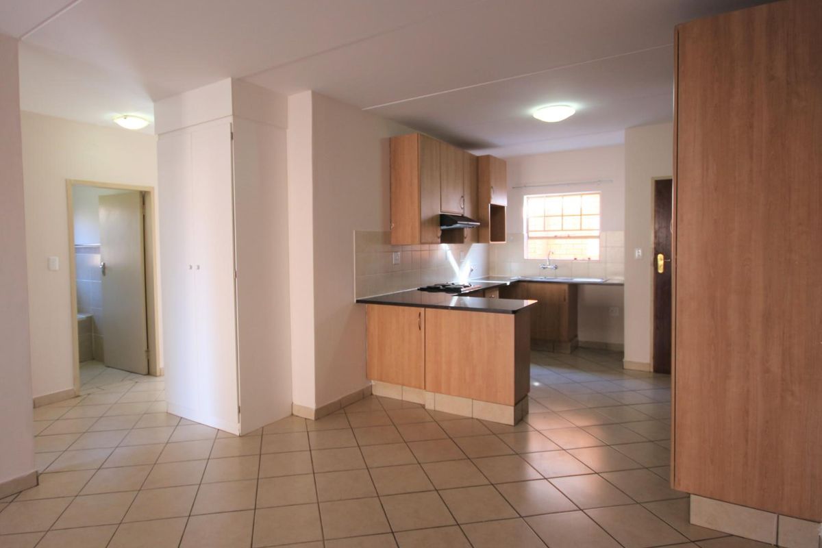 Loadshedding free area - A perfect lock up and go! - Photo 2