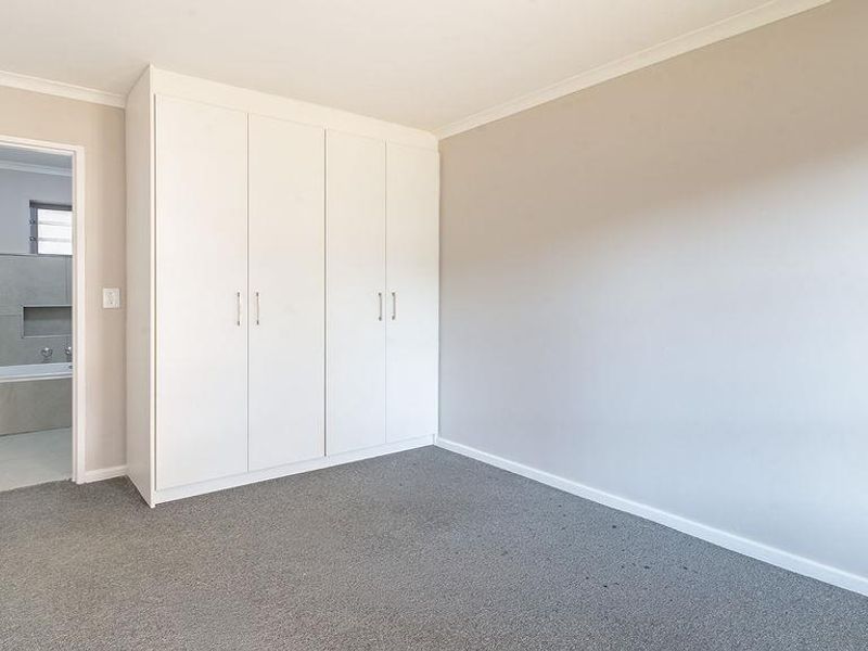 Newly Renovated One Bedroom Apartment In Pinelands - Photo 9