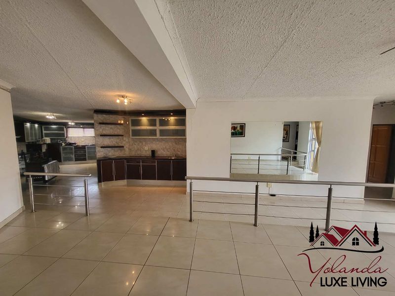 🏡✨ LUXURY FAMILY ESTATE WITH INCOME-GENERATING POTENTIAL IN OLYMPIA, WINDHOEK ✨🏡 - Photo 9