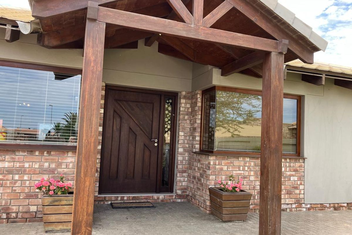 Charming 3-Bedroom Home in Cul-de-Sac - Photo 2