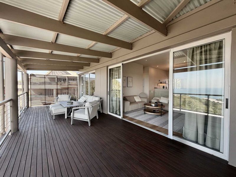 Renovated 4 Bedroom Townhouse with Sea View - Photo 8