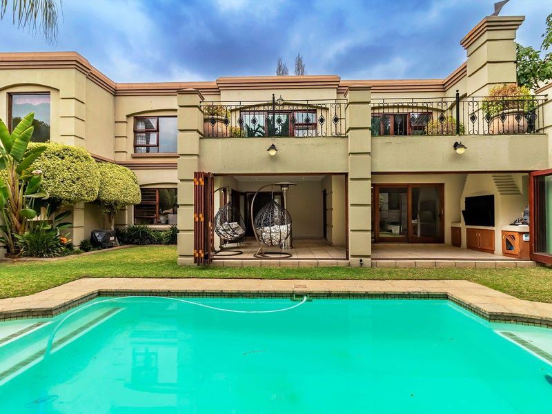 Classical family home in tranquil Kyalami Estate - Photo 2