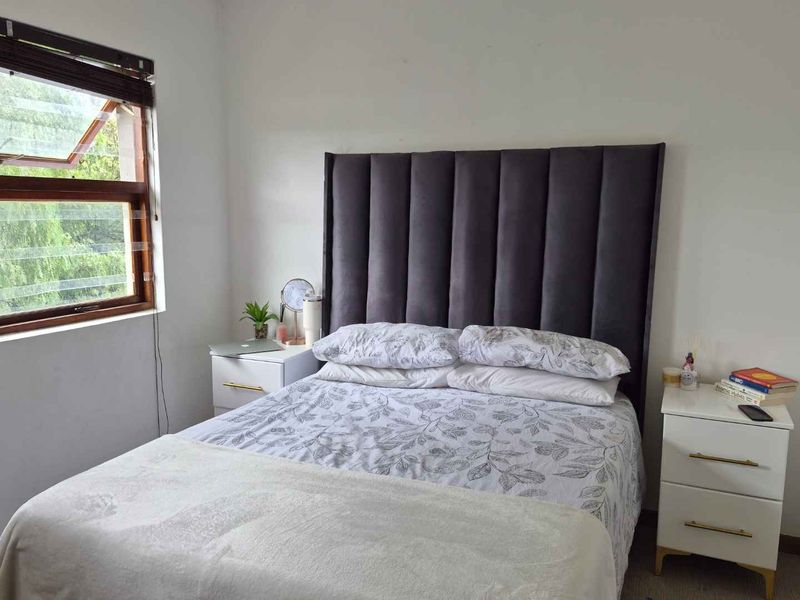 EXCLUSIVE HOME IN UPMARKET PET FRIENDLY COMPLEX (Small pets allowed) - Photo 5