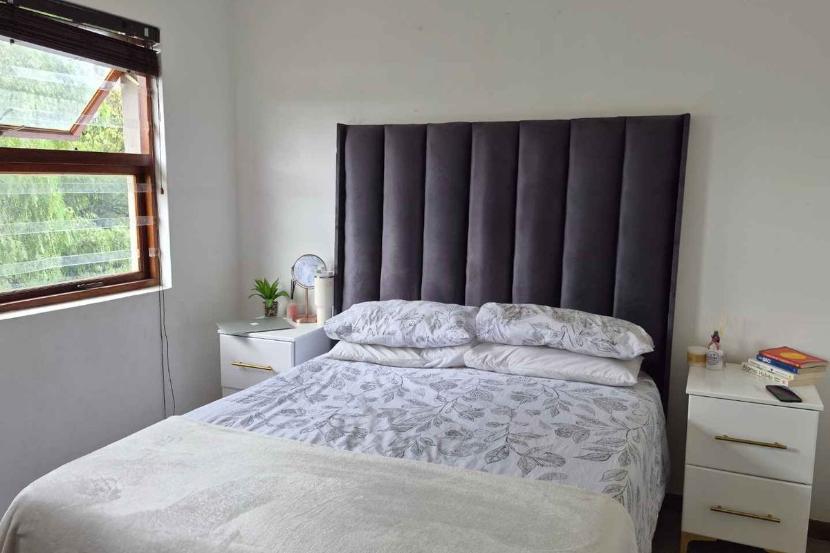 EXCLUSIVE HOME IN UPMARKET PET FRIENDLY COMPLEX (Small pets allowed) - Photo 5