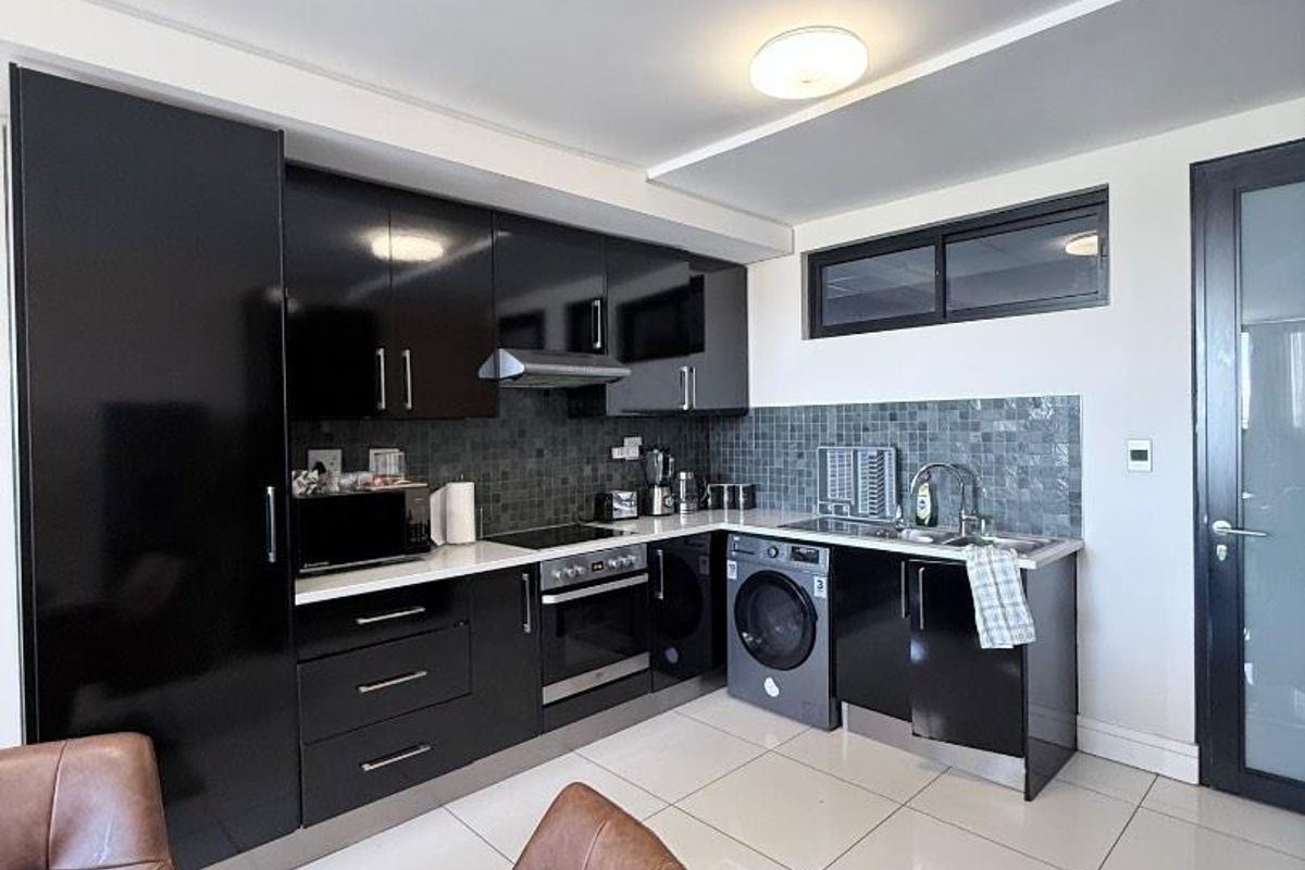 FULLY FURNISHED | RENT| CBD - Photo 5