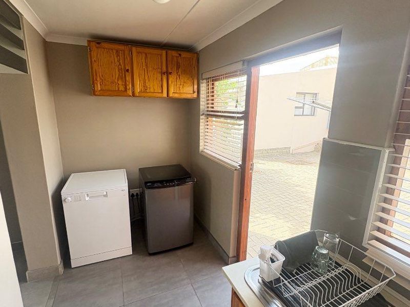 Furnished House & Flat to Rent in Walvis Bay Central - Photo 4
