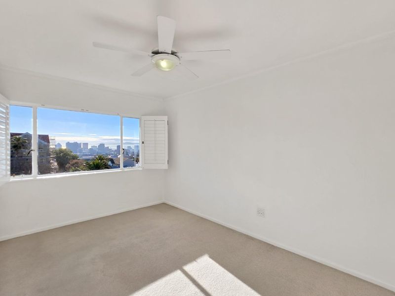 Sun-drenched 1-bedroom apartment with balcony in the heart of Gardens - Photo 10