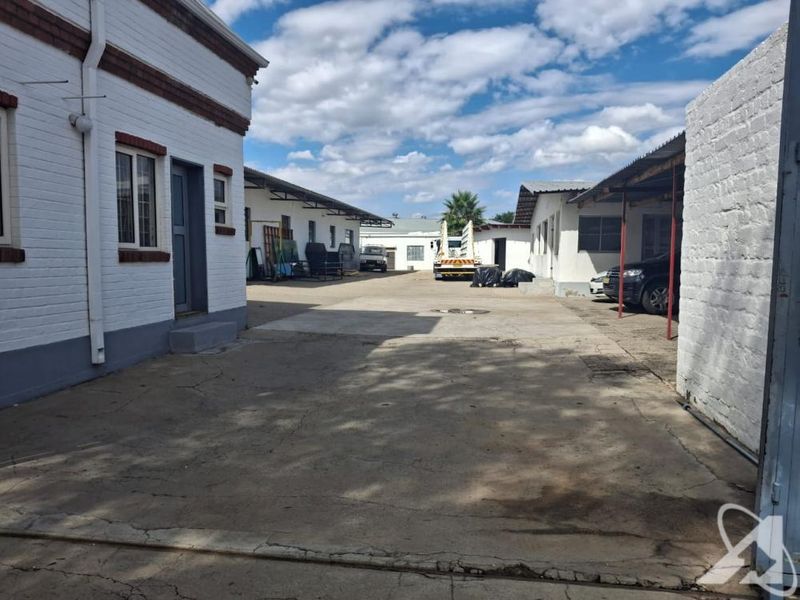 WAREHOUSE & OFFICES FOR SALE – LAFRENZ INDUSTRIAL SELLING PRICE N$13,650,000 - Photo 5