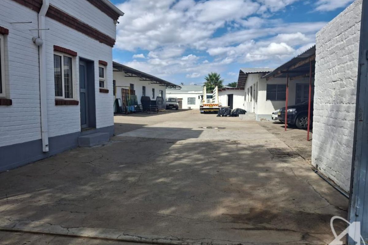 WAREHOUSE & OFFICES FOR SALE – LAFRENZ INDUSTRIAL SELLING PRICE N$13,650,000 - Photo 5