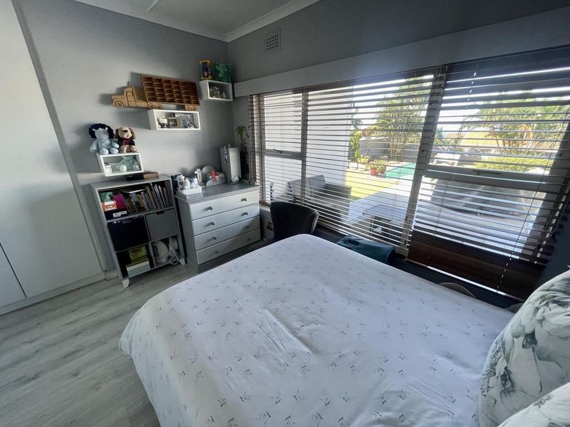Hendra - Beautiful Family Home with Sea Views & Modern Flatlet in Prime La Lucia - Photo 8