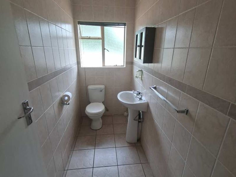 MODERN STANDALONE OFFICE SPACE IN RUIMSIG - Photo 10