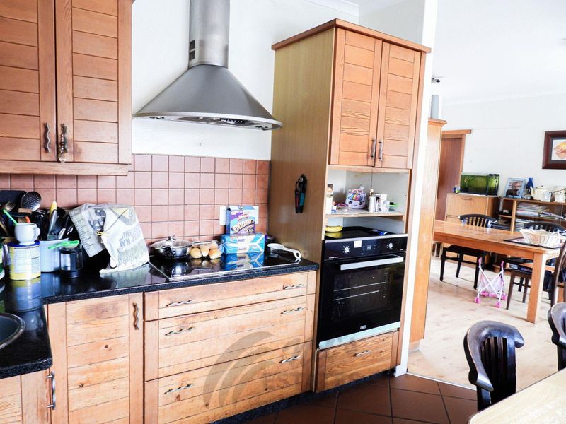 Central home with lots of space - Photo 8