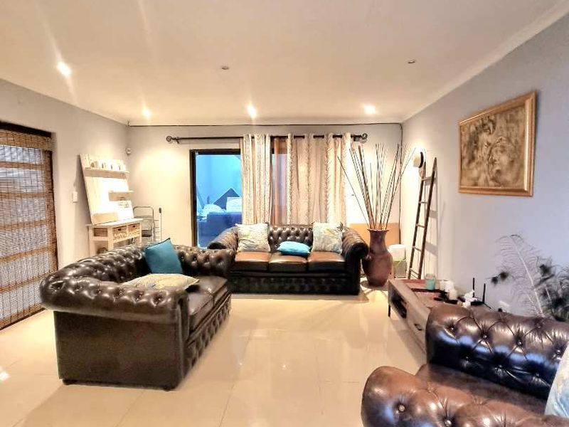 STUNNING HOUSE FOR SALE - Photo 2