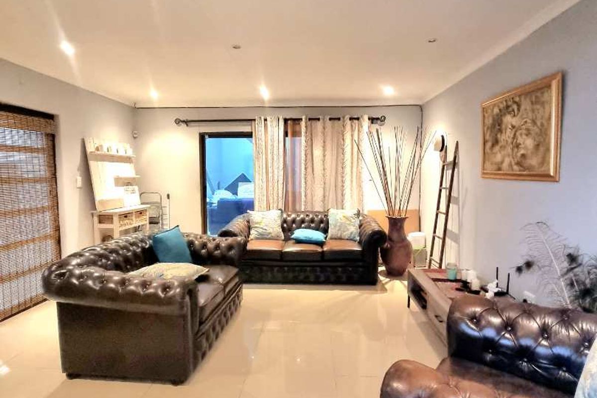STUNNING HOUSE FOR SALE - Photo 2