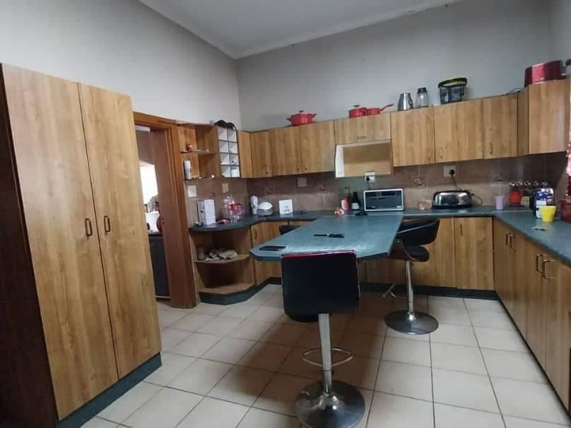 Okahandja Oasis: Spacious Living with Rental Options - Photo 5