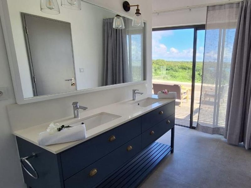 180° Ocean View – Furnished 3-Bedroom Penthouse with Private Pool in St. Antoine - Photo 8