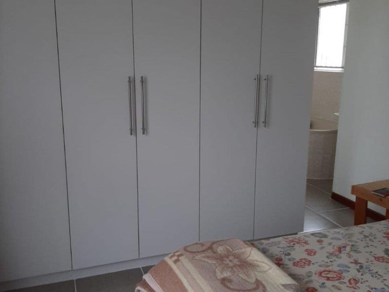 Charming 2 Bedroom House to rent in Beacon Bay - Photo 10