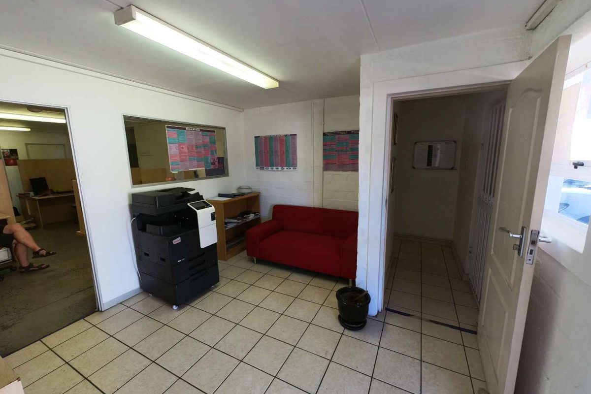 278m2 Industrial Warehouse To Let - Photo 3