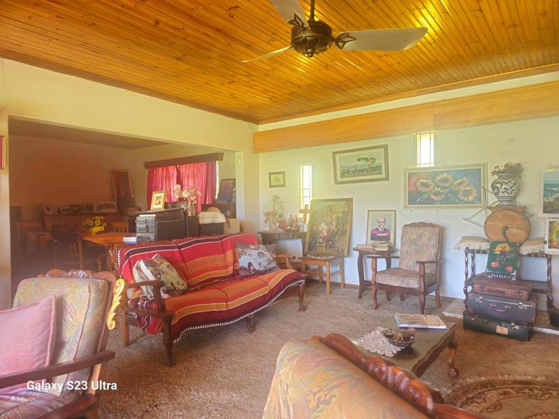 OPPORTUNITY KNOCKS:  SPACIOUS HOME WITH INCOME GENERATING FLATLET! - Photo 5