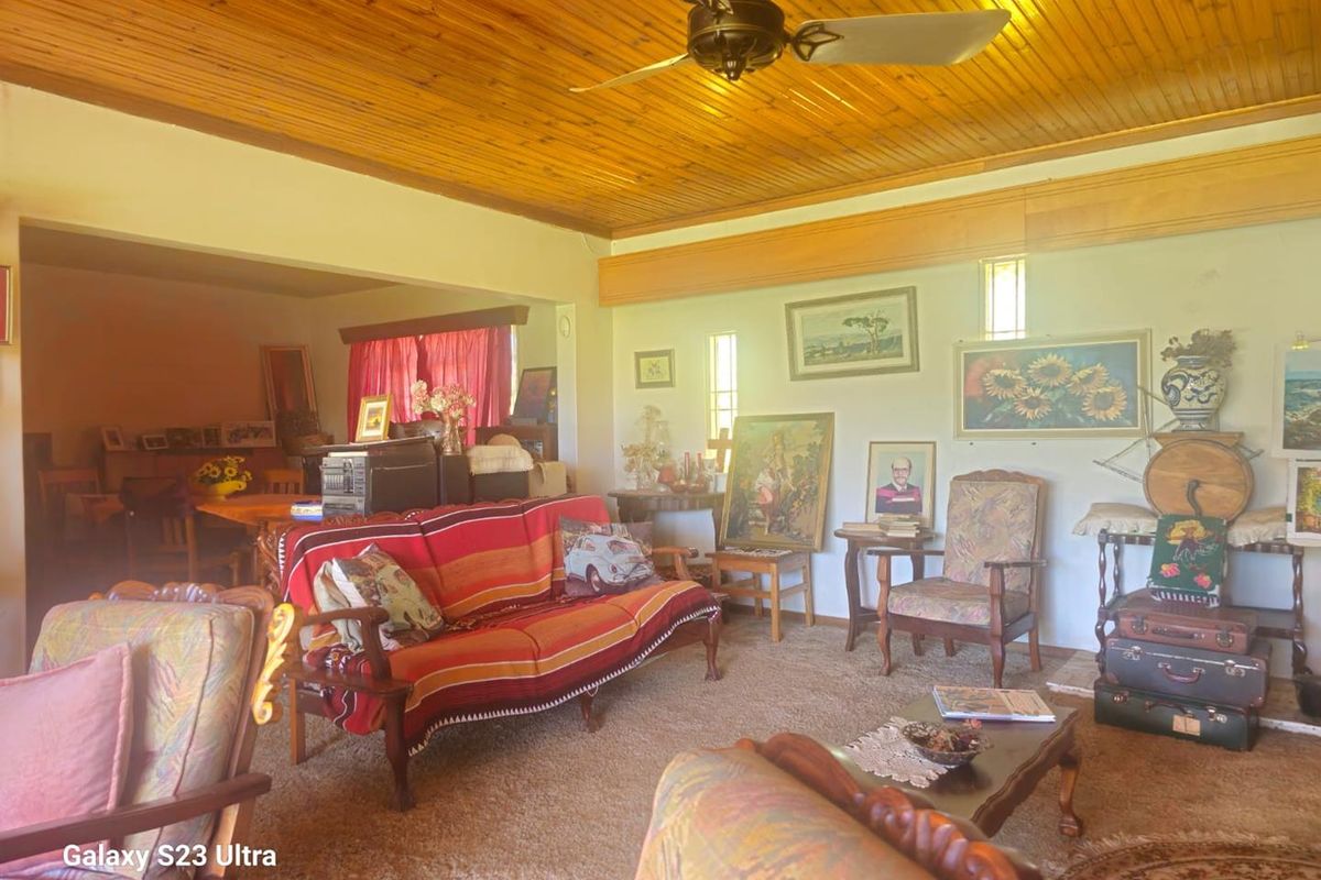 OPPORTUNITY KNOCKS:  SPACIOUS HOME WITH INCOME GENERATING FLATLET! - Photo 5