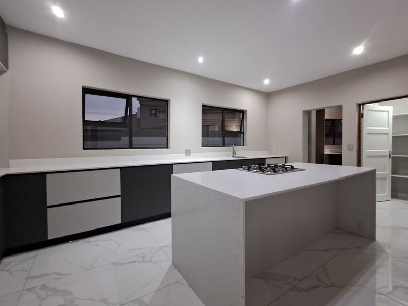 4 Bedroom House for sale in Liefde en Vrede - Photo 4