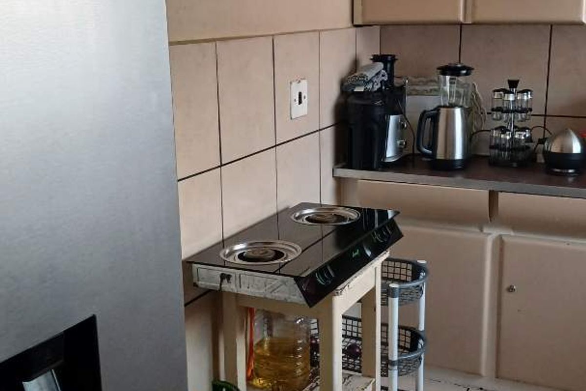 Duplex Unit with own garden - Photo 5