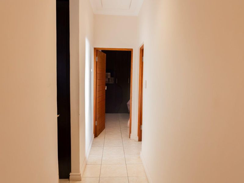 FOR SALE: 2-Bedroom Top Unit in Pretoriuspark - Photo 6