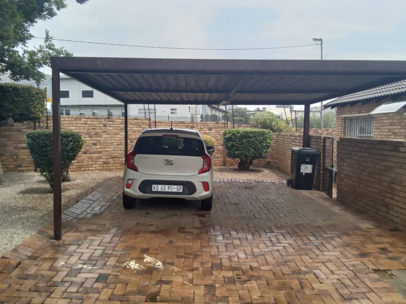 INVESTORS , NEWLY WEDS OR PENSIONER - Photo 2