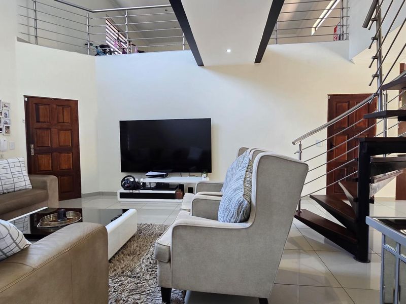 3 Bedroom Townhouse for Rent in New Redruth Alberton - Photo 5