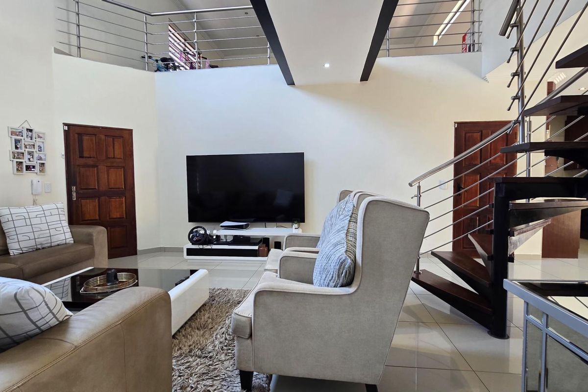 3 Bedroom Townhouse for Rent in New Redruth Alberton - Photo 5