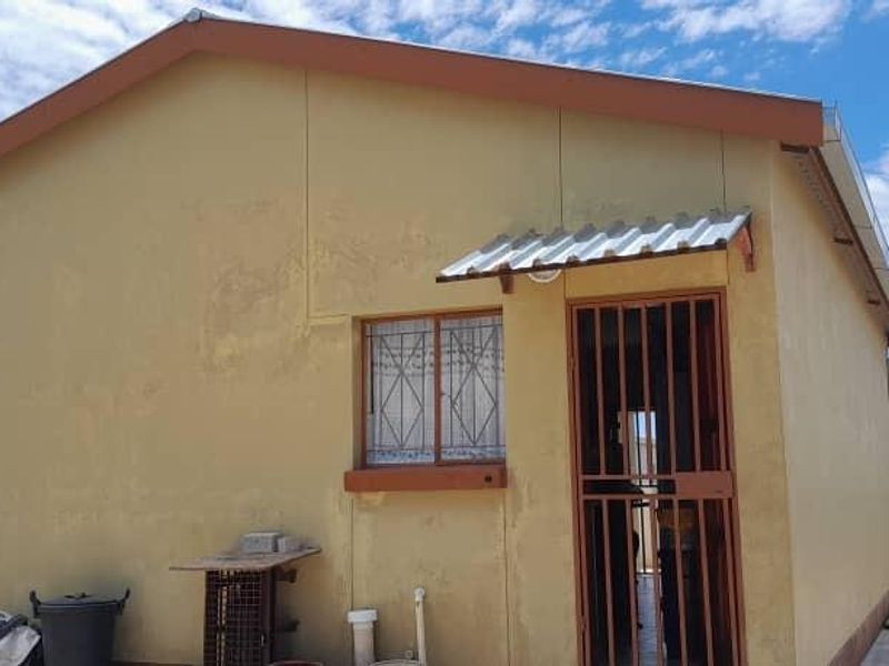 2 Bedroom house for sale in Okahao, Extension 4. - Photo 2