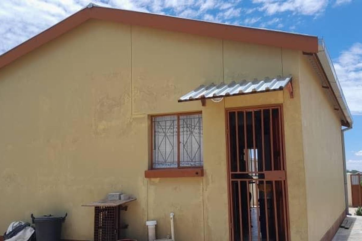 2 Bedroom house for sale in Okahao, Extension 4. - Photo 2